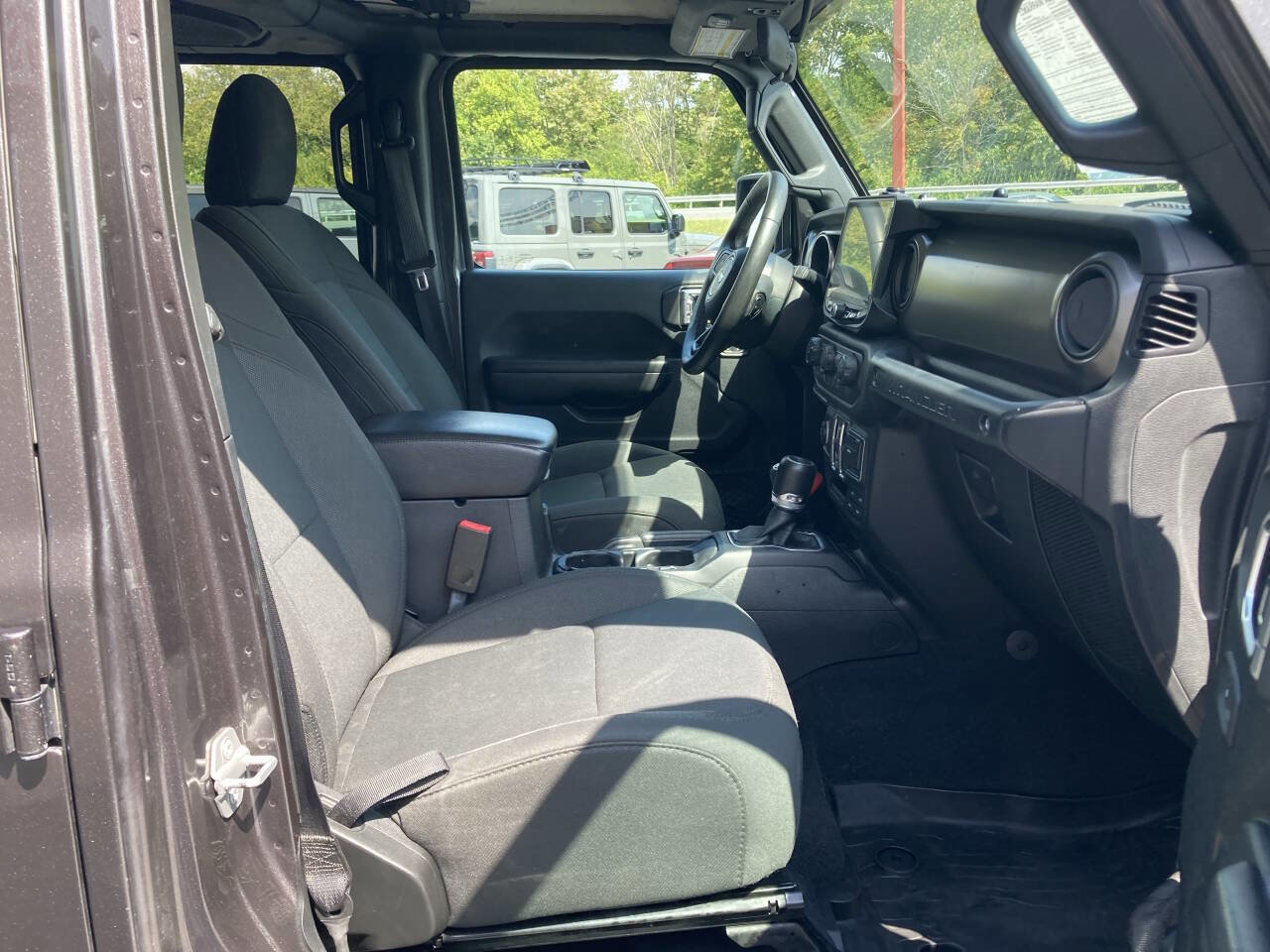 Used 2018 Jeep Wrangler Unlimited Sport S image 14