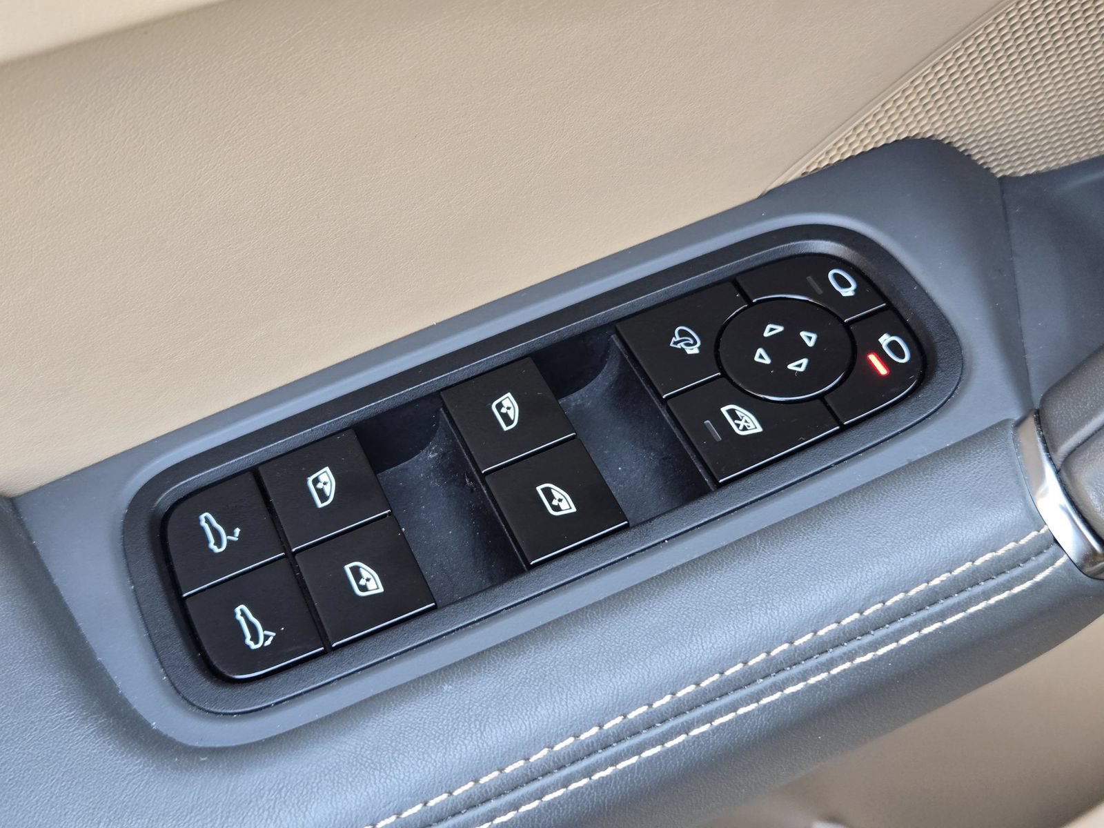 Used 2019 Porsche Cayenne AWD/4WD image 23