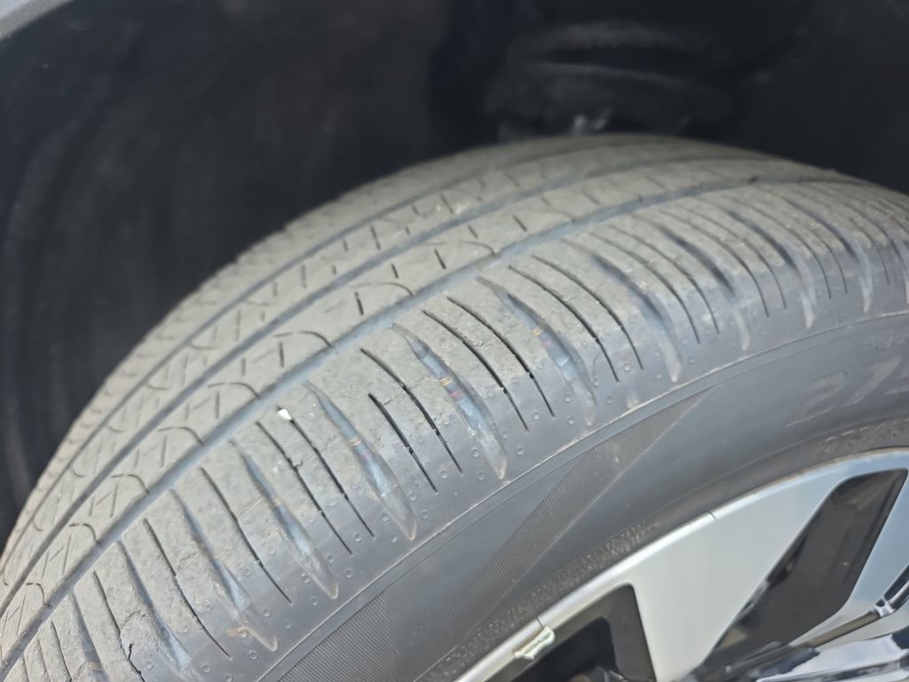 Used 2025 Ford Explorer Platinum w/ LUX Leather Package AWD/4WD image 38