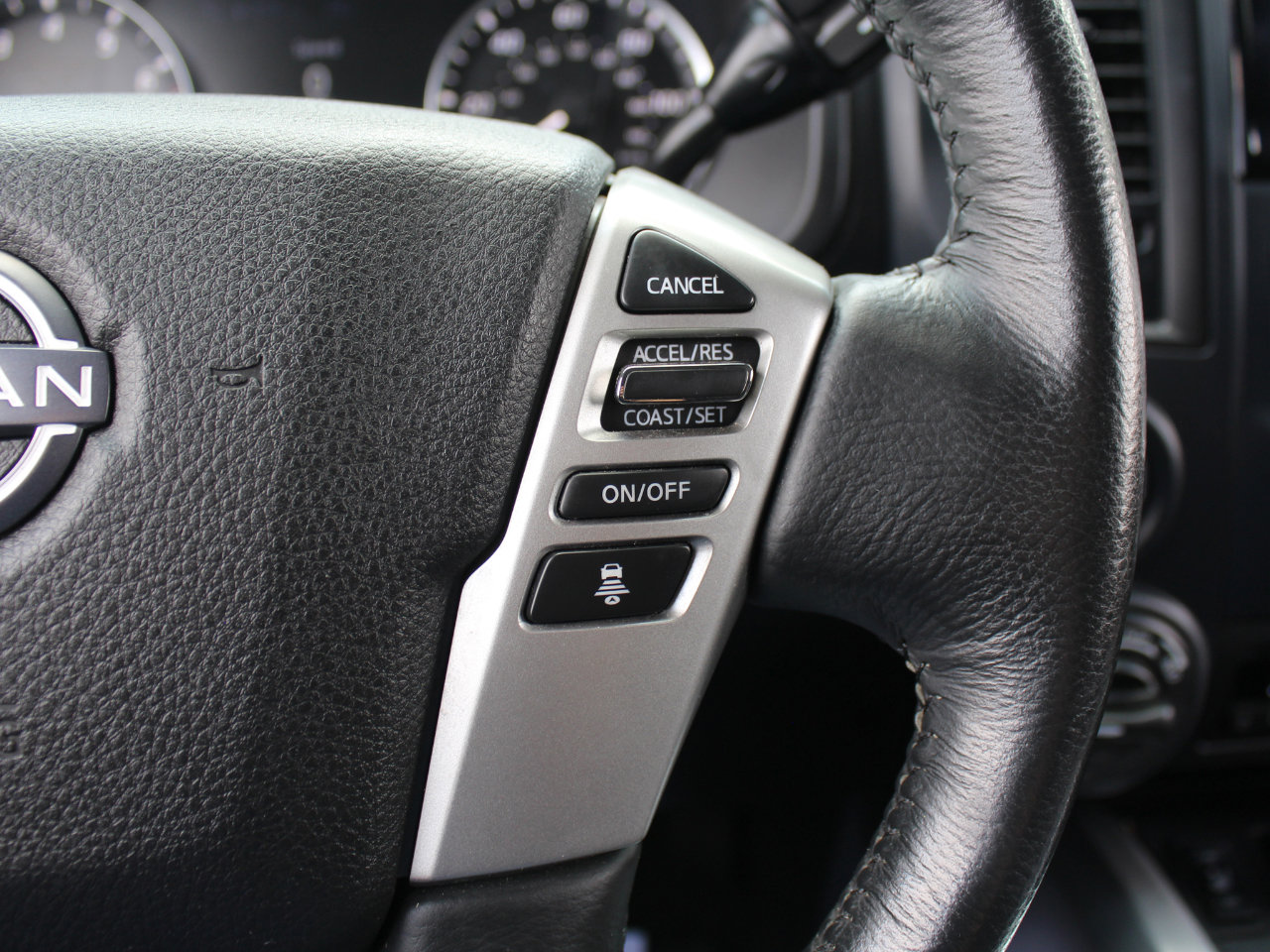 Used 2023 Nissan Titan SV w/ SV Utility Package image 25