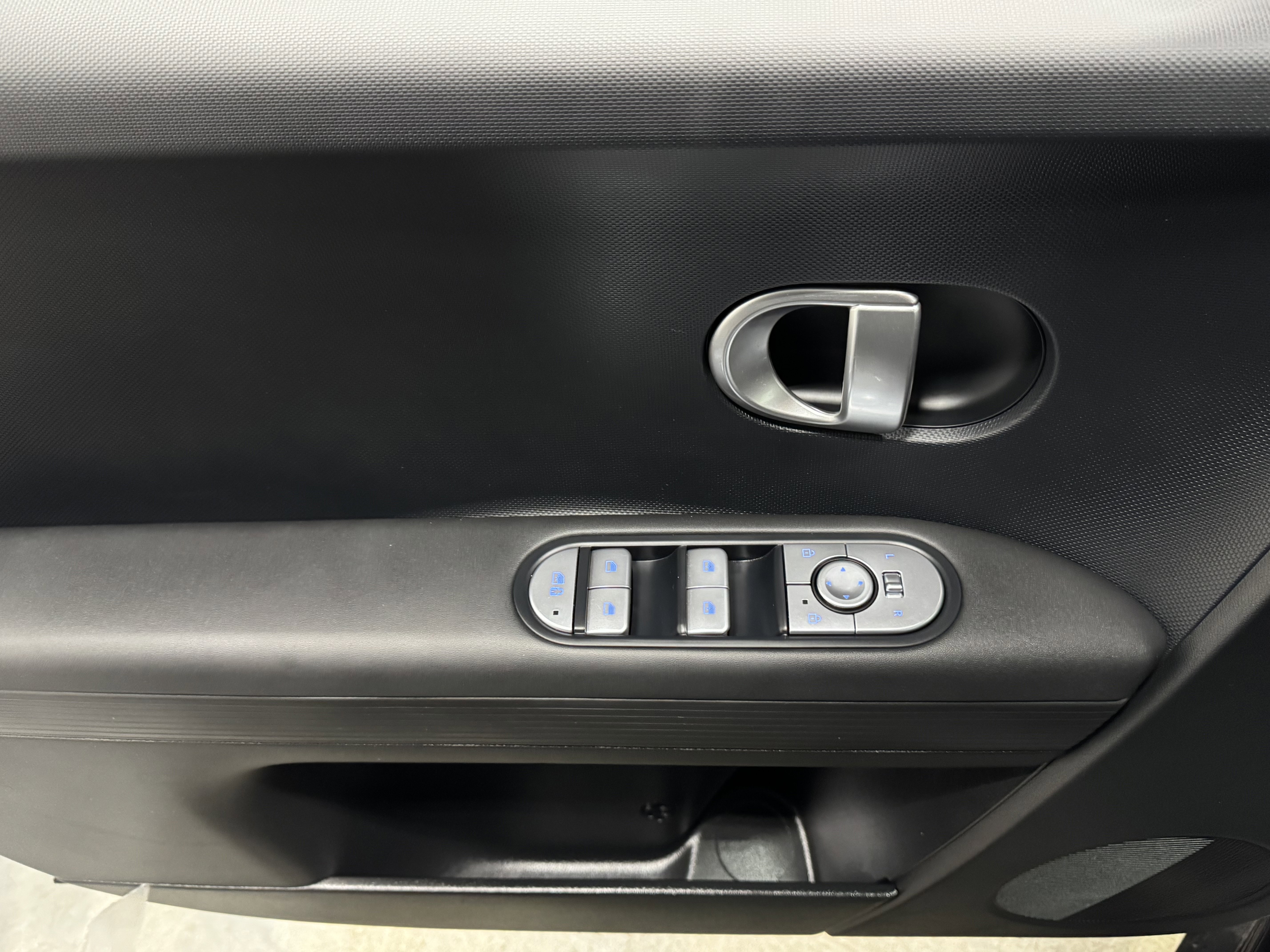 Used 2024 Hyundai Ioniq 5 SEL image 19