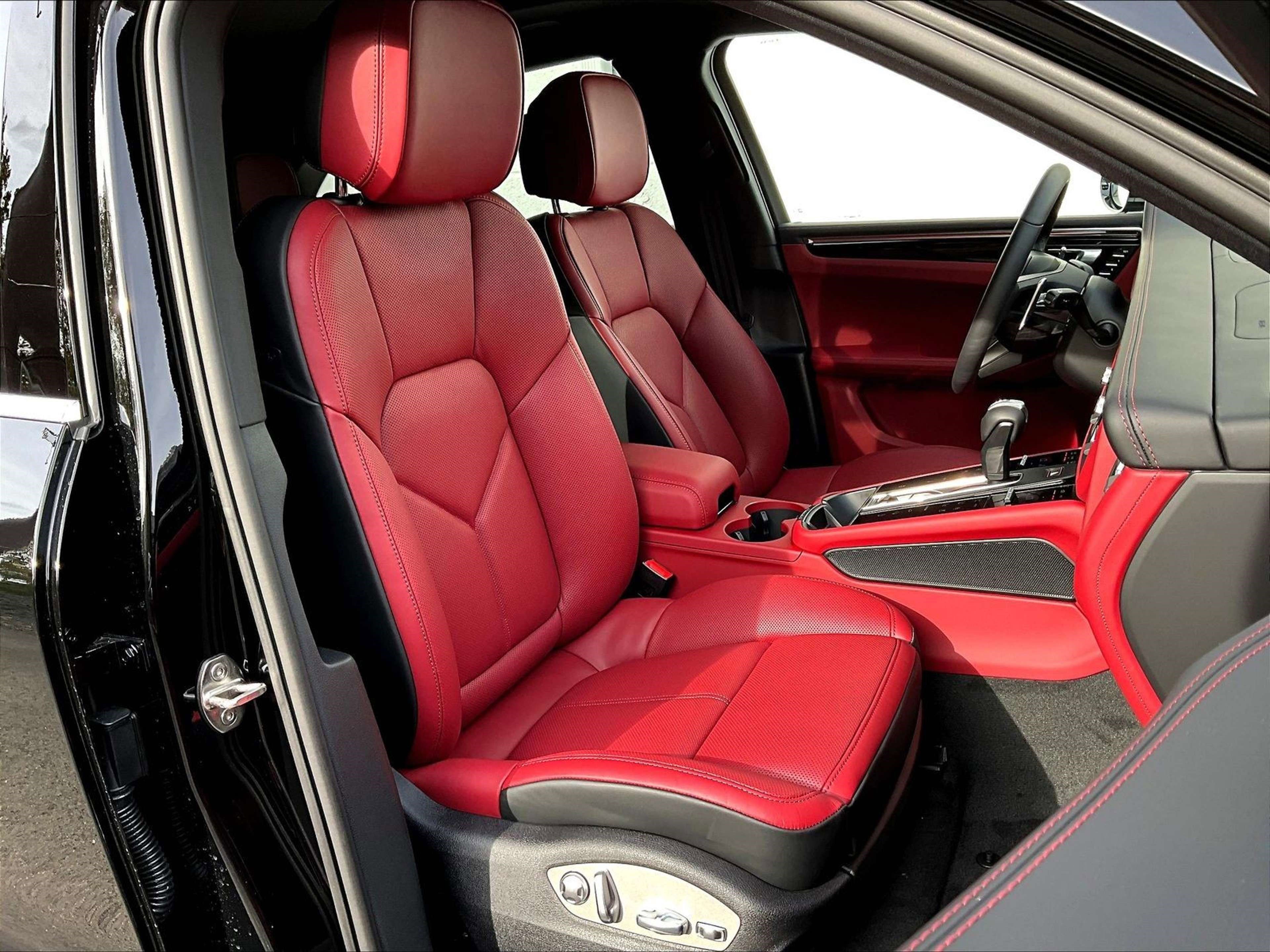 New 2026 Porsche Macan S image 10