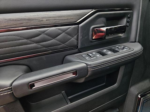 New 2025 RAM 3500 Limited AWD/4WD image 13