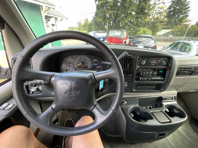 Used 1998 Chevrolet Express 1500 RWD image 8