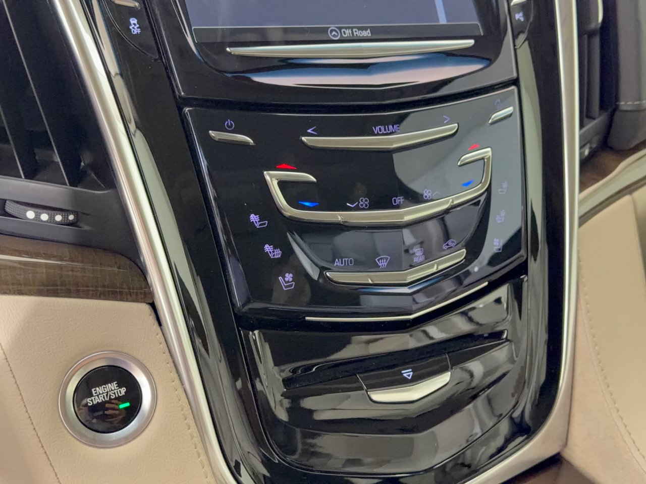 Used 2019 Cadillac Escalade ESV Premium Luxury AWD/4WD image 25