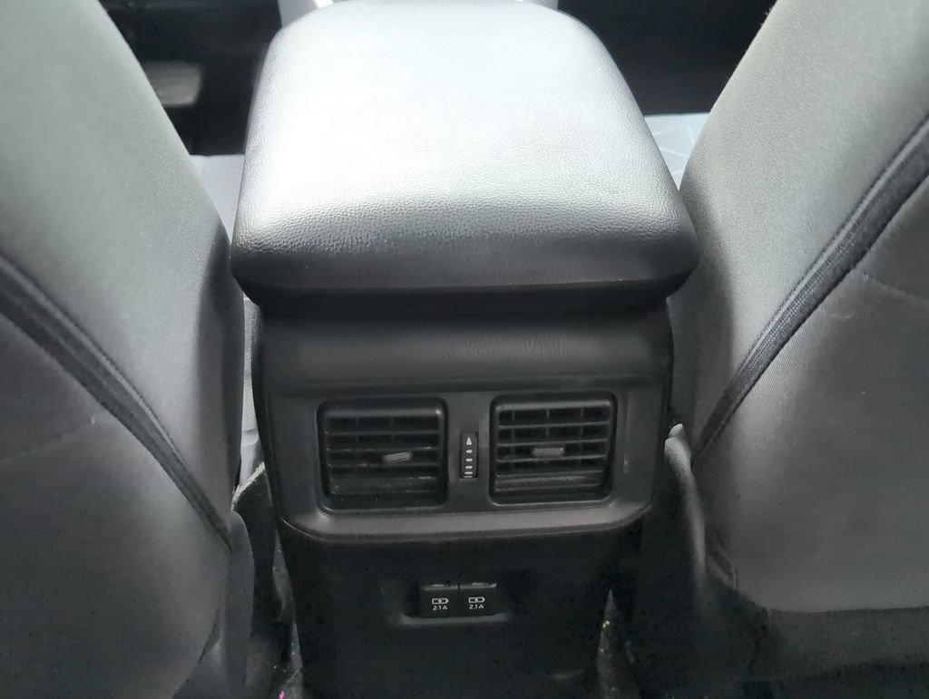 Used 2020 Toyota RAV4 XLE AWD/4WD image 25