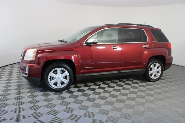 Used 2017 GMC Terrain SLE w/ Chrome Edition image 2