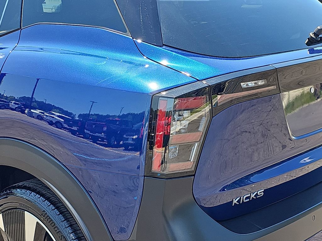 Used 2025 Nissan Kicks SR FWD image 36