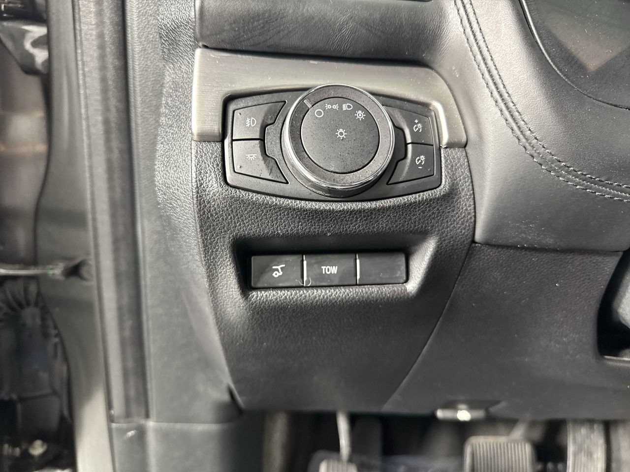 Used 2018 Ford Explorer Platinum AWD/4WD image 9
