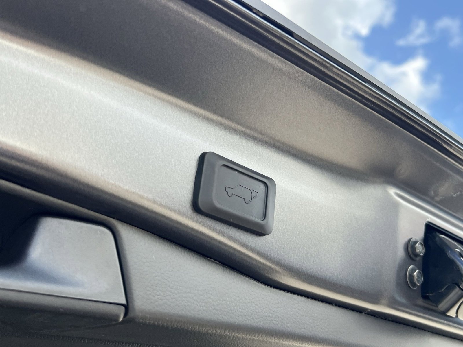 New 2025 Toyota RAV4 XLE image 21