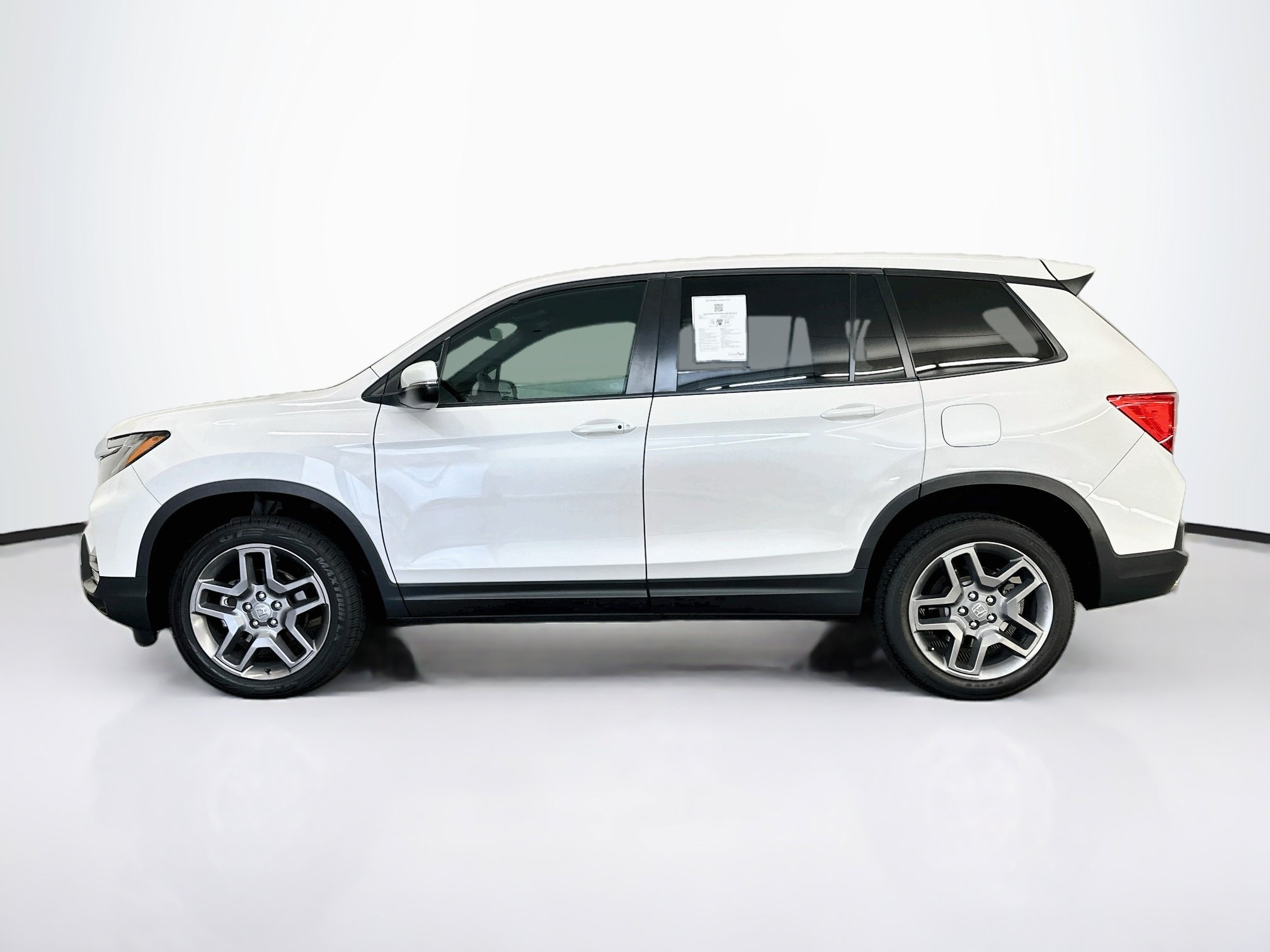 Used 2023 Honda Passport EX-L image 4