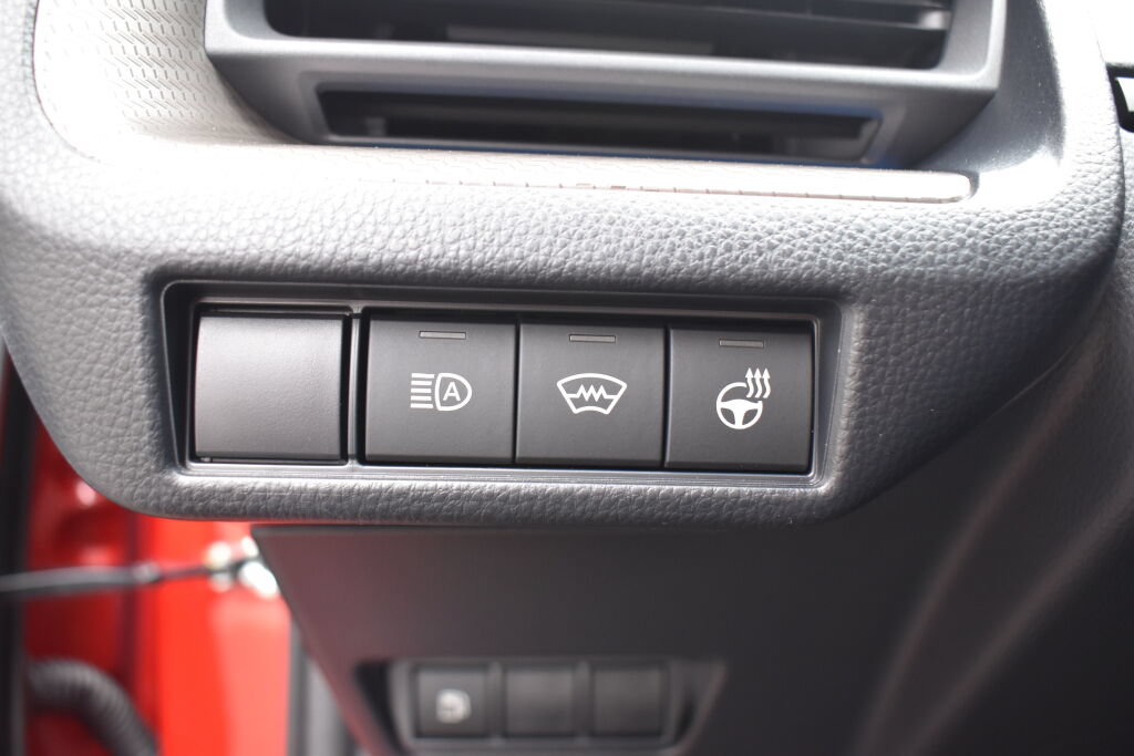 Certified 2026 Toyota Prius XLE FWD image 15