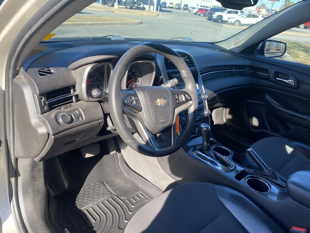 Used 2016 Chevrolet Malibu LT w/ Power Convenience Package image 11