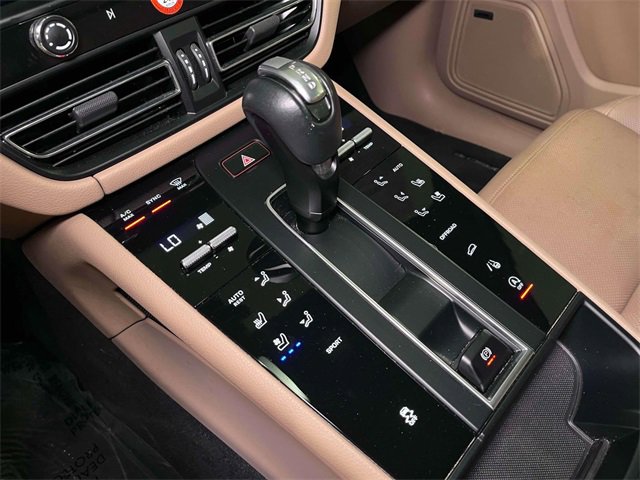 Used 2022 Porsche Macan w/ Premium Package Plus image 34