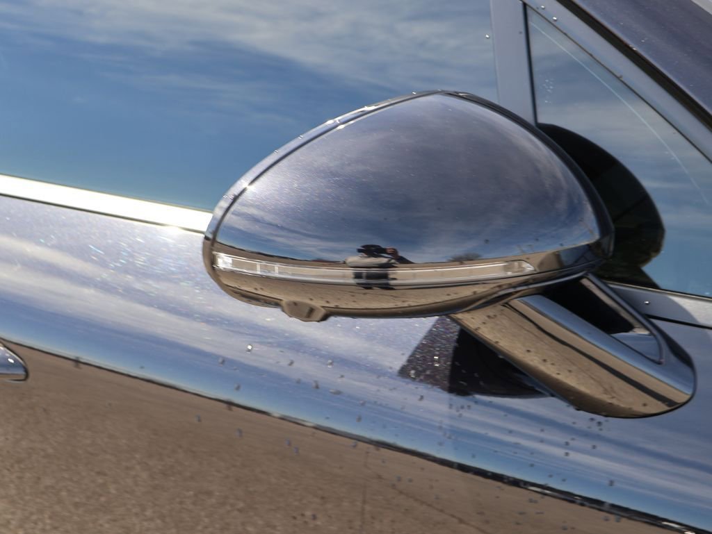 Certified 2023 Porsche Macan image 15