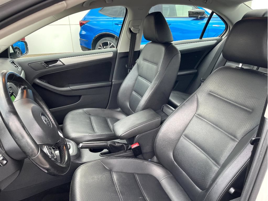 Used 2013 Volkswagen Jetta SE FWD image 11