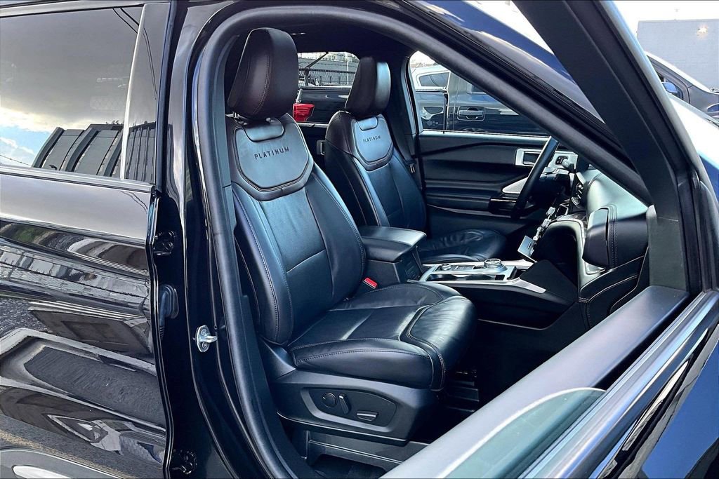 Used 2022 Ford Explorer Platinum w/ Equipment Group 601A image 7