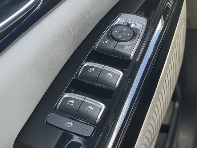 Used 2024 Kia Carnival EX FWD image 29