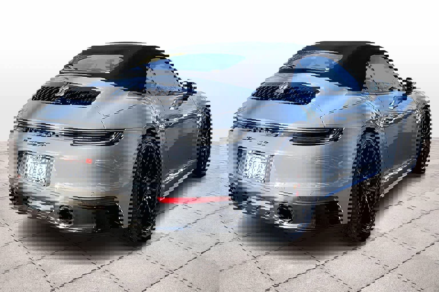 Used 2023 Porsche 911 Carrera GTS w/ Premium Package image 15