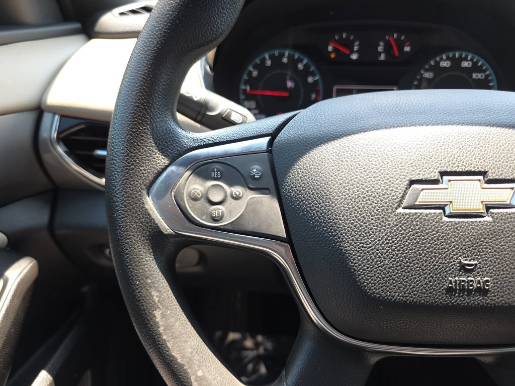 Used 2023 Chevrolet Traverse LS FWD image 17
