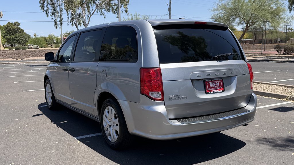 Used 2020 Dodge Grand Caravan SE w/ UConnect Hands-Free Group FWD image 3