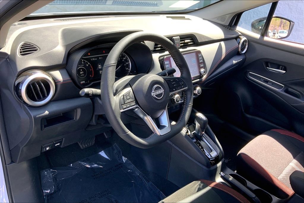 New 2025 Nissan Versa SR w/ Trunk Package image 7