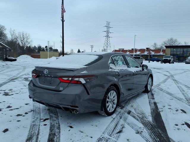 Used 2024 Toyota Camry SE image 6