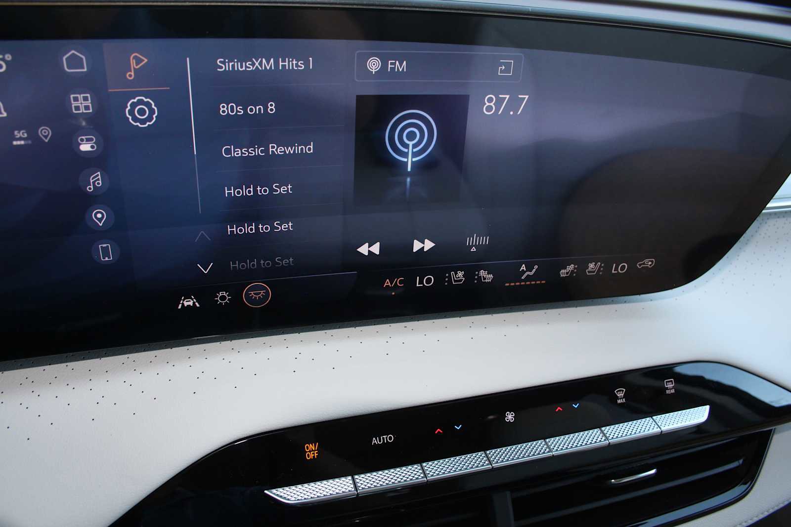New 2026 Buick Enclave Avenir w/ Super Cruise Package FWD image 35