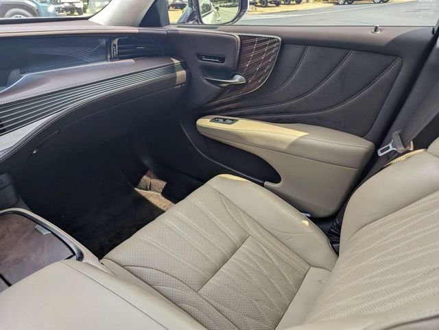 Used 2018 Lexus LS 500 w/ Interior Upgrade Package RWD image 16