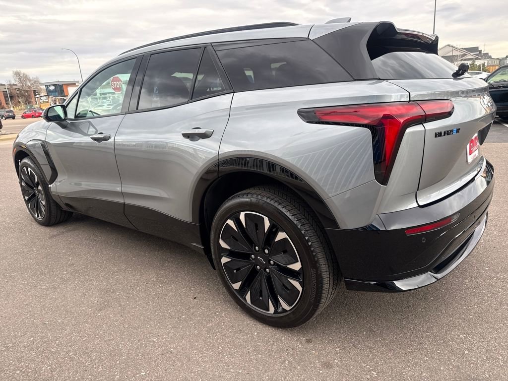 Used 2024 Chevrolet Blazer EV RS image 3