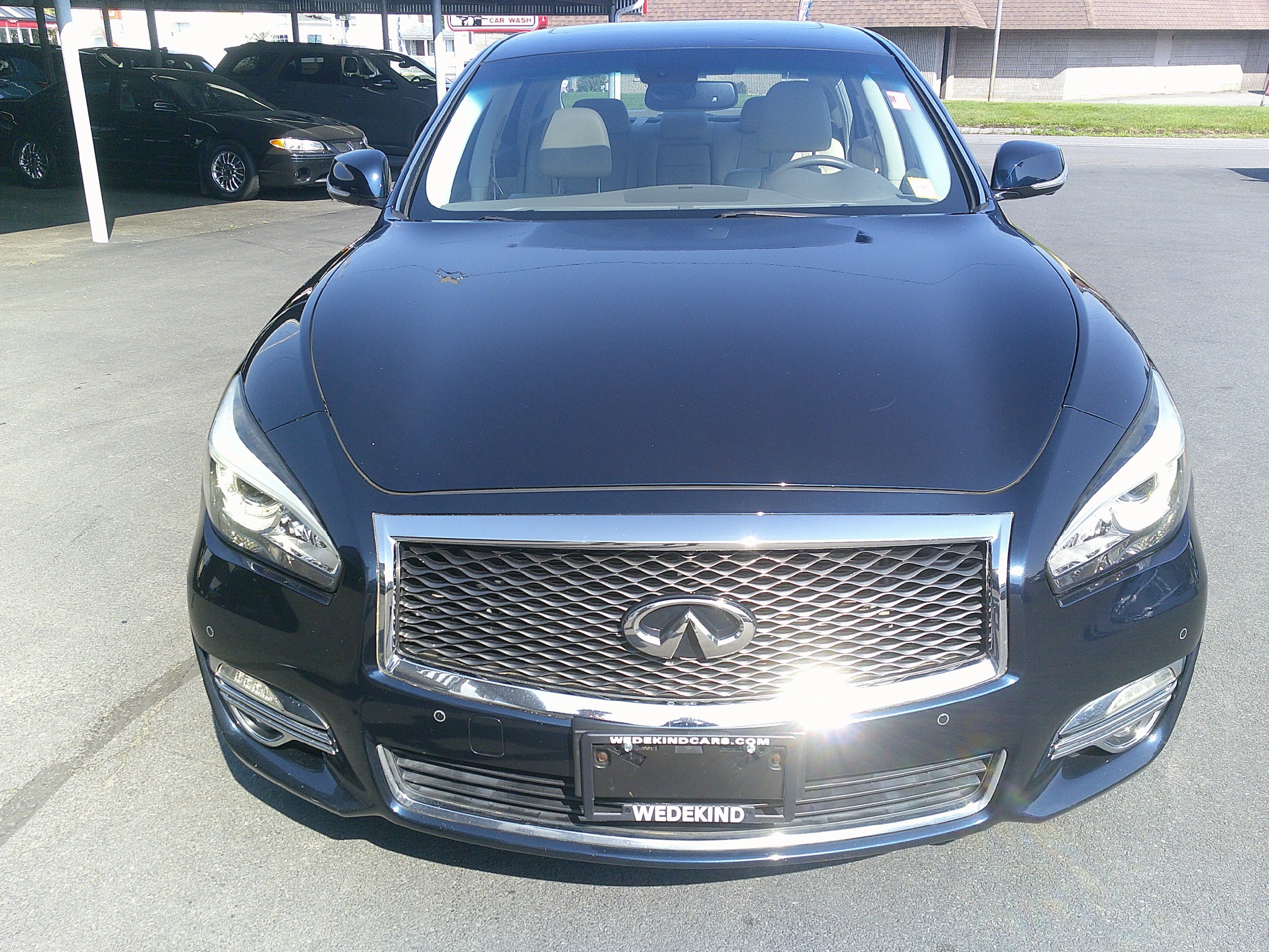 Used 2018 INFINITI Q70 Luxe w/ Cargo Package AWD/4WD image 10