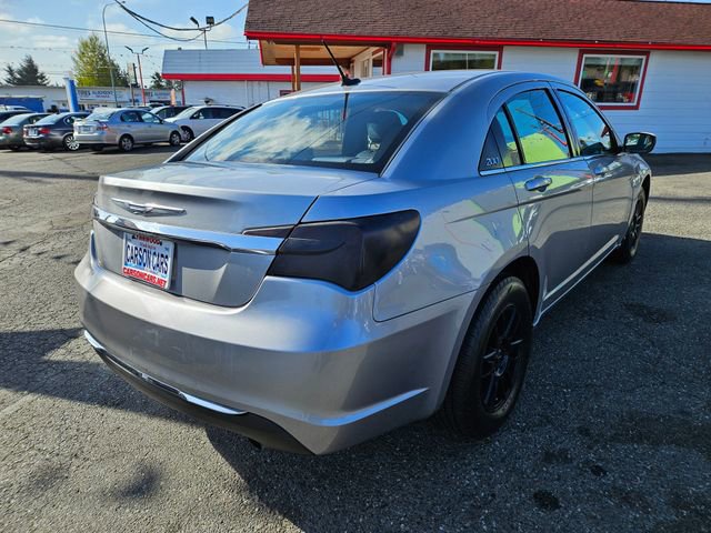 Used 2014 Chrysler 200 LX image 3