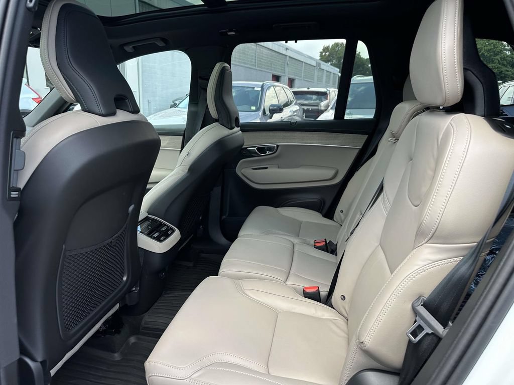Certified 2026 Volvo XC90 B6 Ultra w/ Protection Package AWD/4WD image 9