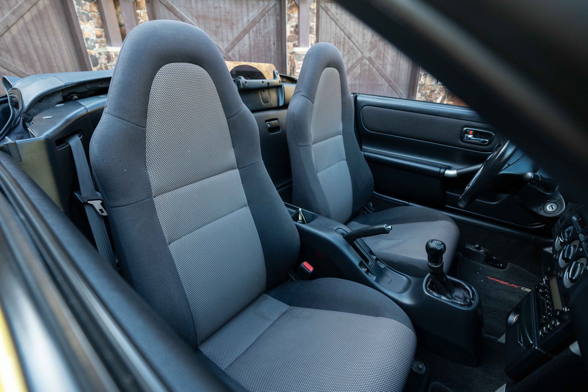 Used 2001 Toyota MR2 image 39