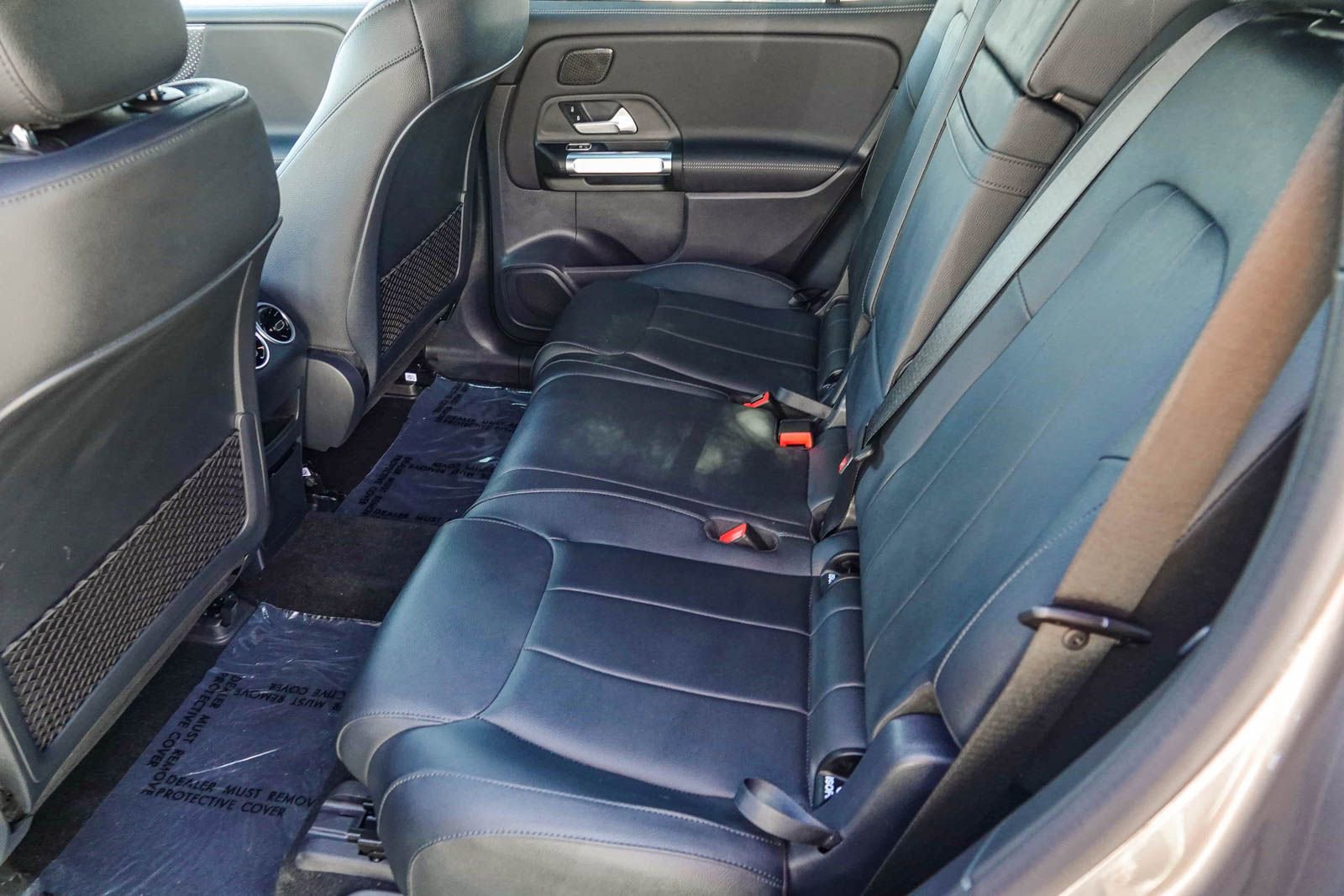 Used 2024 Mercedes-Benz EQB 300 4MATIC image 18