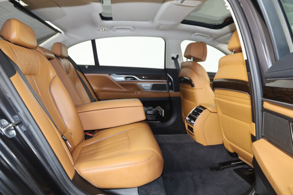 Used 2020 BMW 750i xDrive AWD/4WD image 15