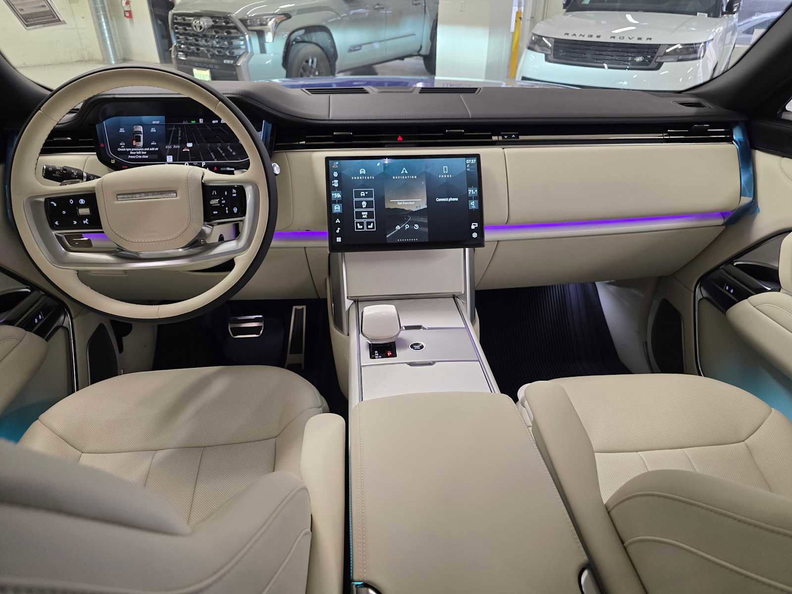 New 2025 Land Rover Range Rover SV image 20