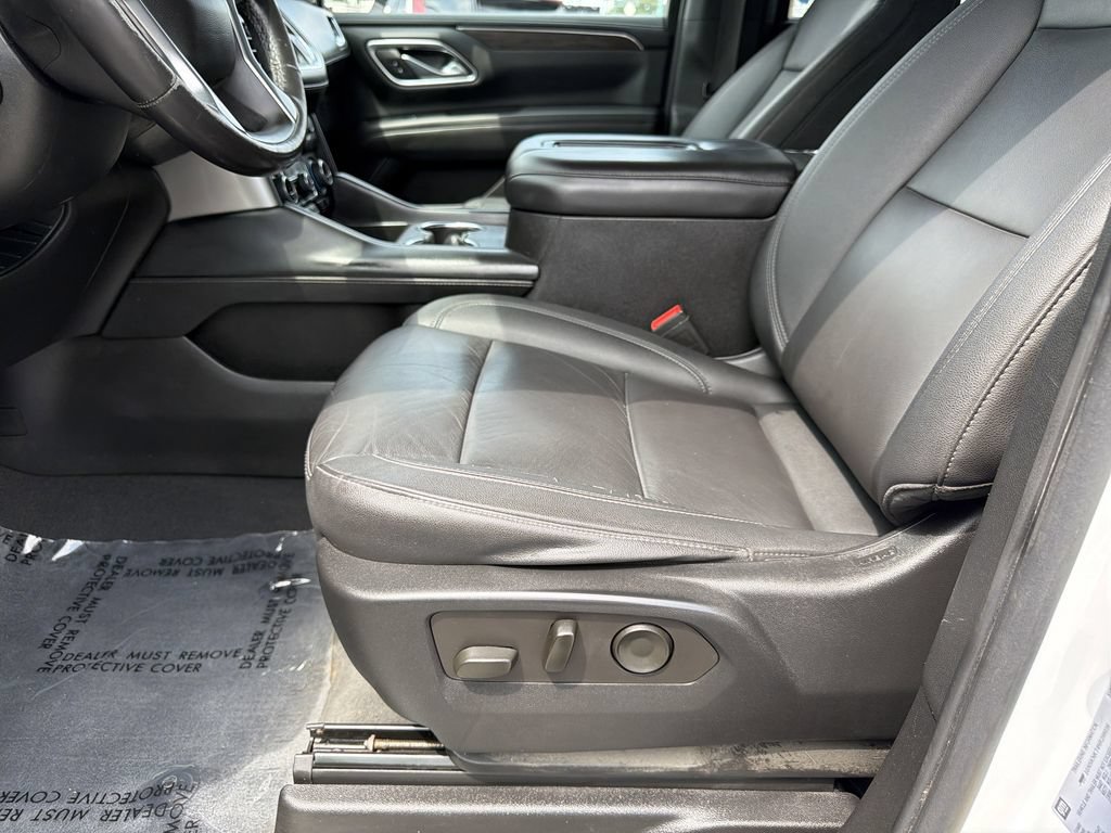 Used 2022 Chevrolet Tahoe LT w/ Luxury Package AWD/4WD image 18