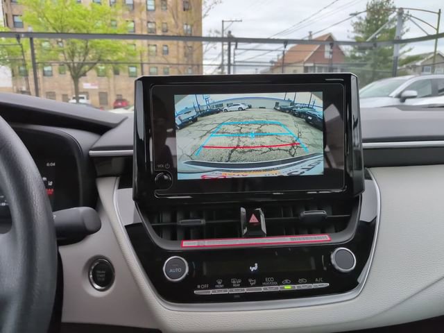 Used 2026 Toyota Corolla LE w/ LE Premium Package FWD image 19
