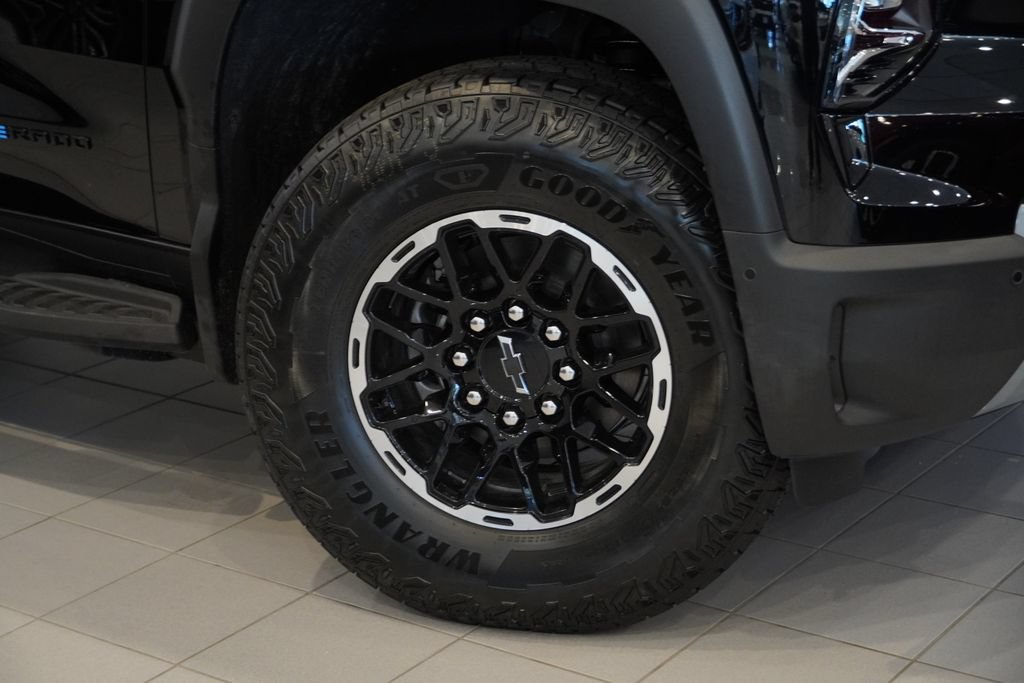 New 2026 Chevrolet Silverado EV Trail Boss AWD/4WD image 9