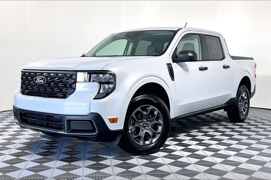 Used 2025 Ford Maverick XLT w/ 4K Tow Package AWD/4WD image 2