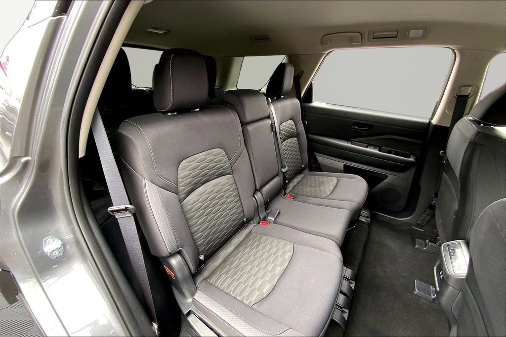 Used 2023 Nissan Pathfinder SV AWD/4WD image 17