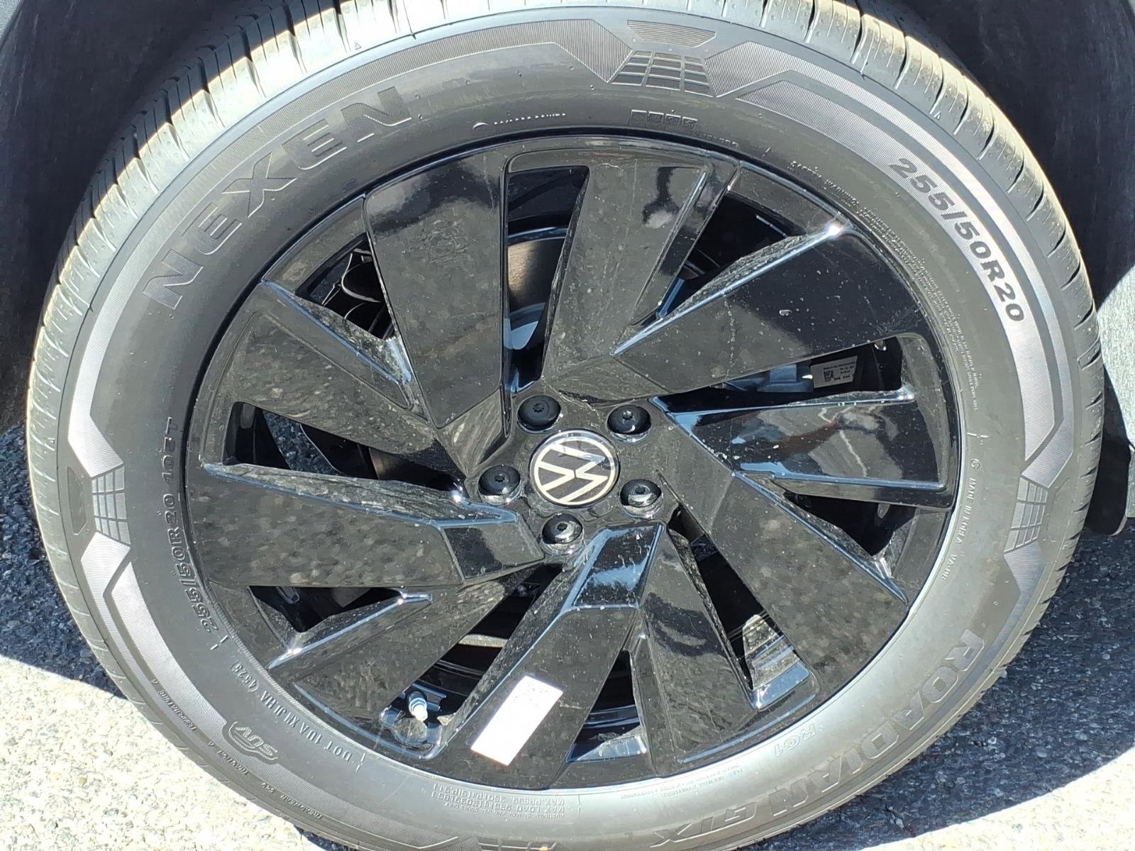 New 2026 Volkswagen Atlas Cross Sport SE image 9