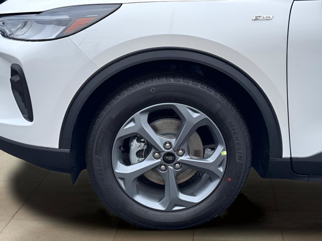 New 2026 Ford Escape ST-Line w/ Tech Pack #1 FWD image 36