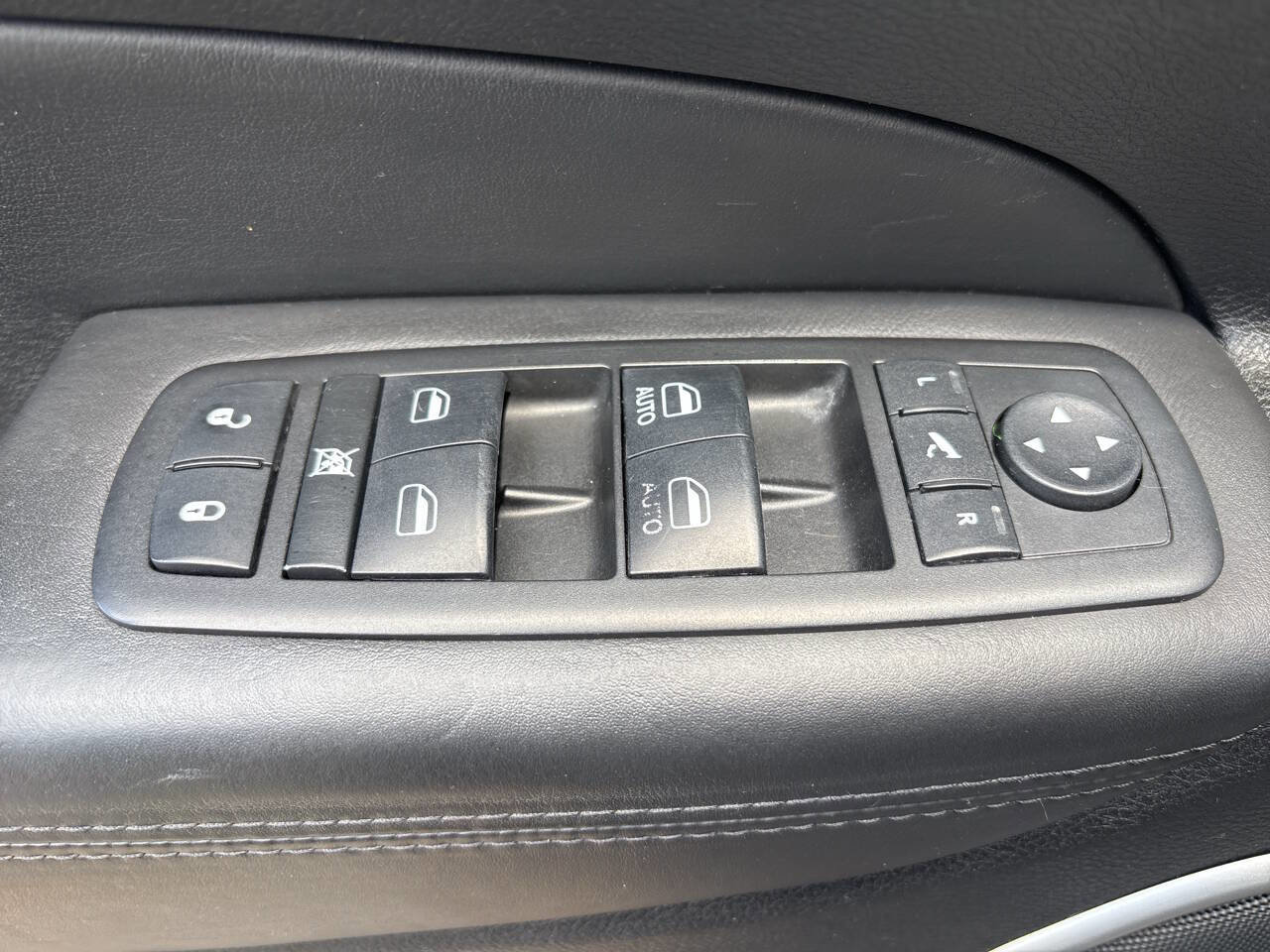 Used 2014 Jeep Grand Cherokee Summit AWD/4WD image 21