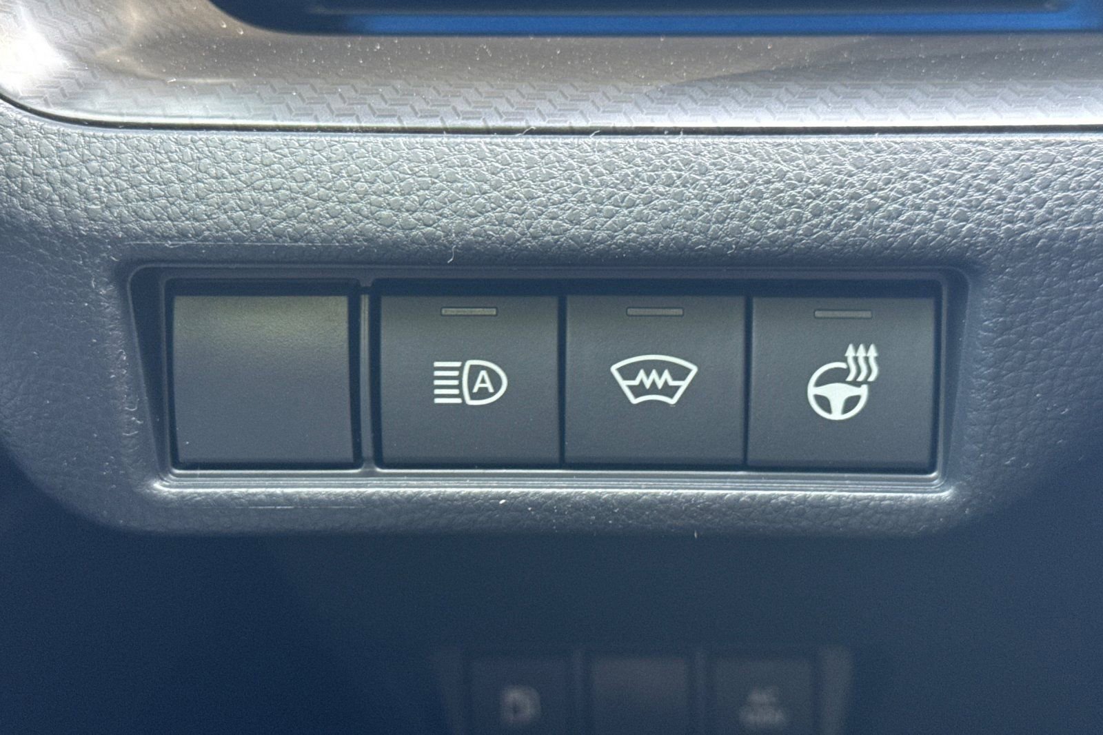 New 2026 Toyota Prius Plug-In Hybrid FWD image 30