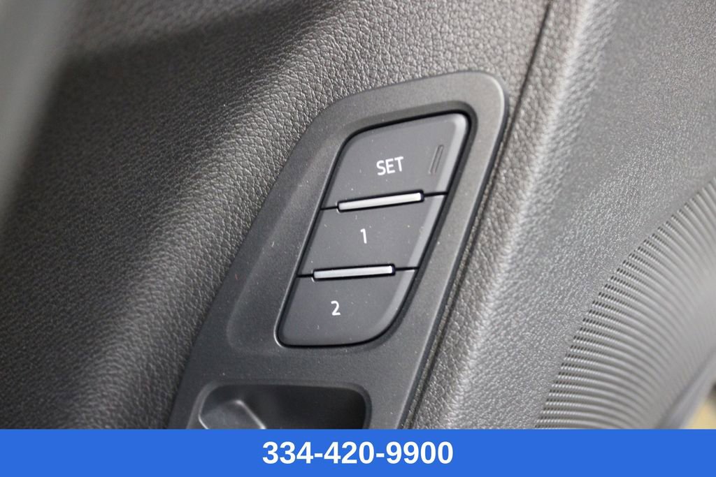 New 2025 Audi Q3 2.0T Premium image 16