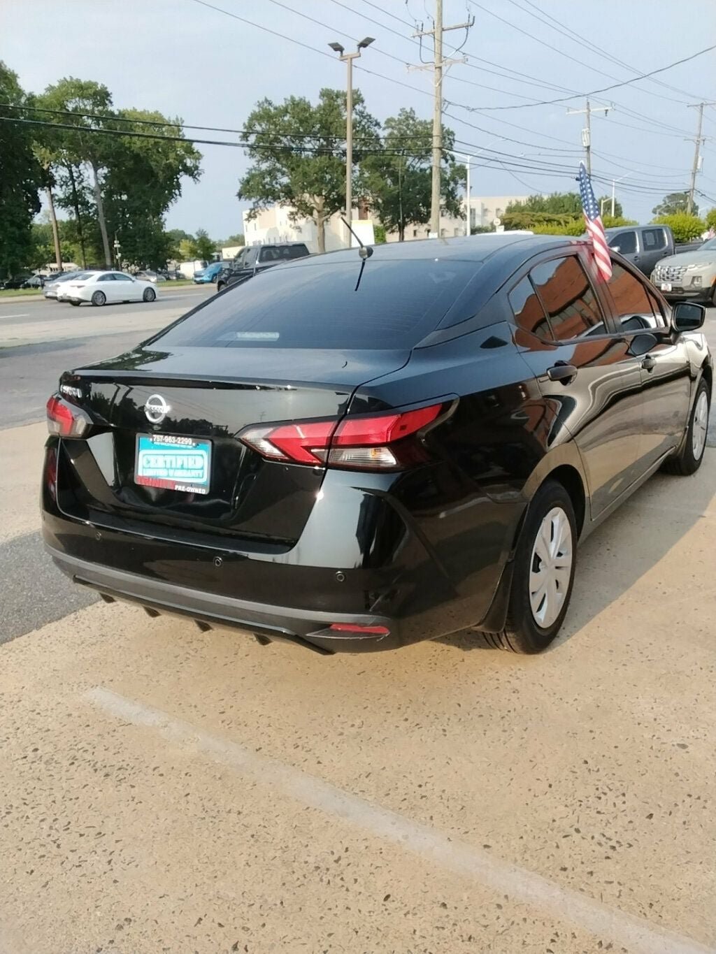 Used 2021 Nissan Versa S FWD image 4