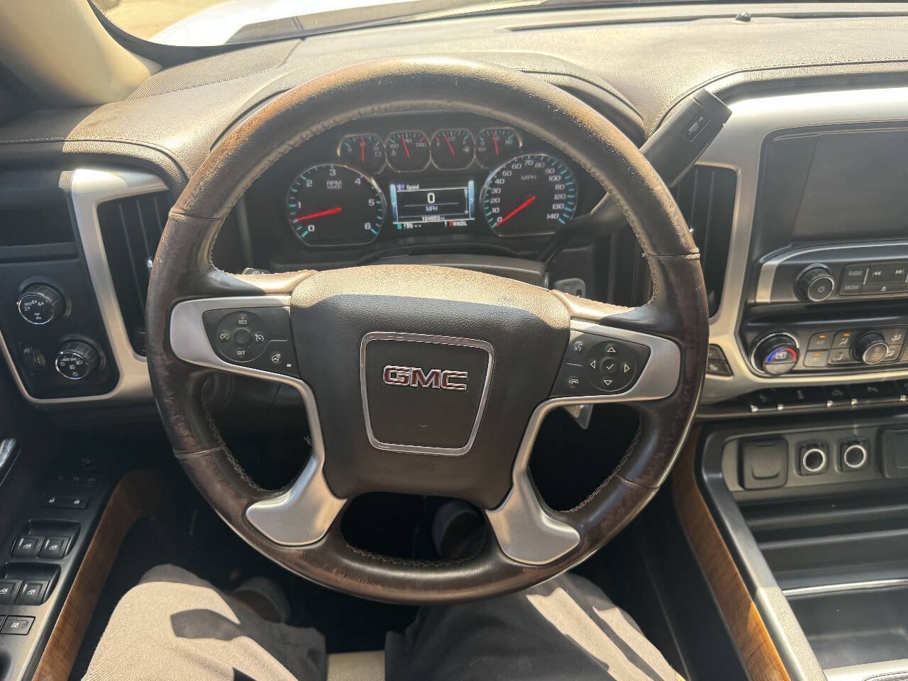 Used 2017 GMC Sierra 1500 SLT w/ SLT Premium Package AWD/4WD image 18