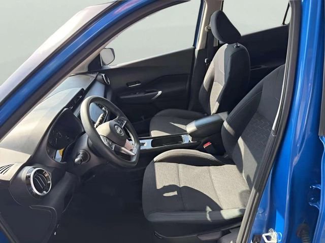 Used 2023 Nissan Kicks SV image 9